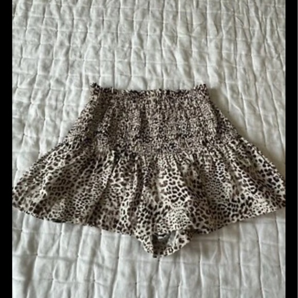 Leopard Print Mini Shorts - Picture 4 of 6